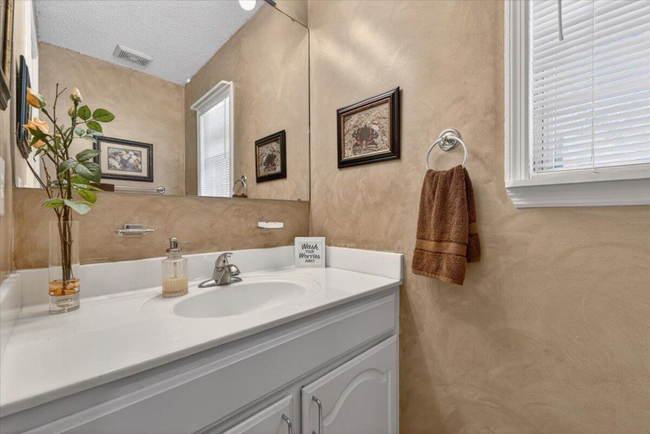 1760 Black Tom Road Photo 12