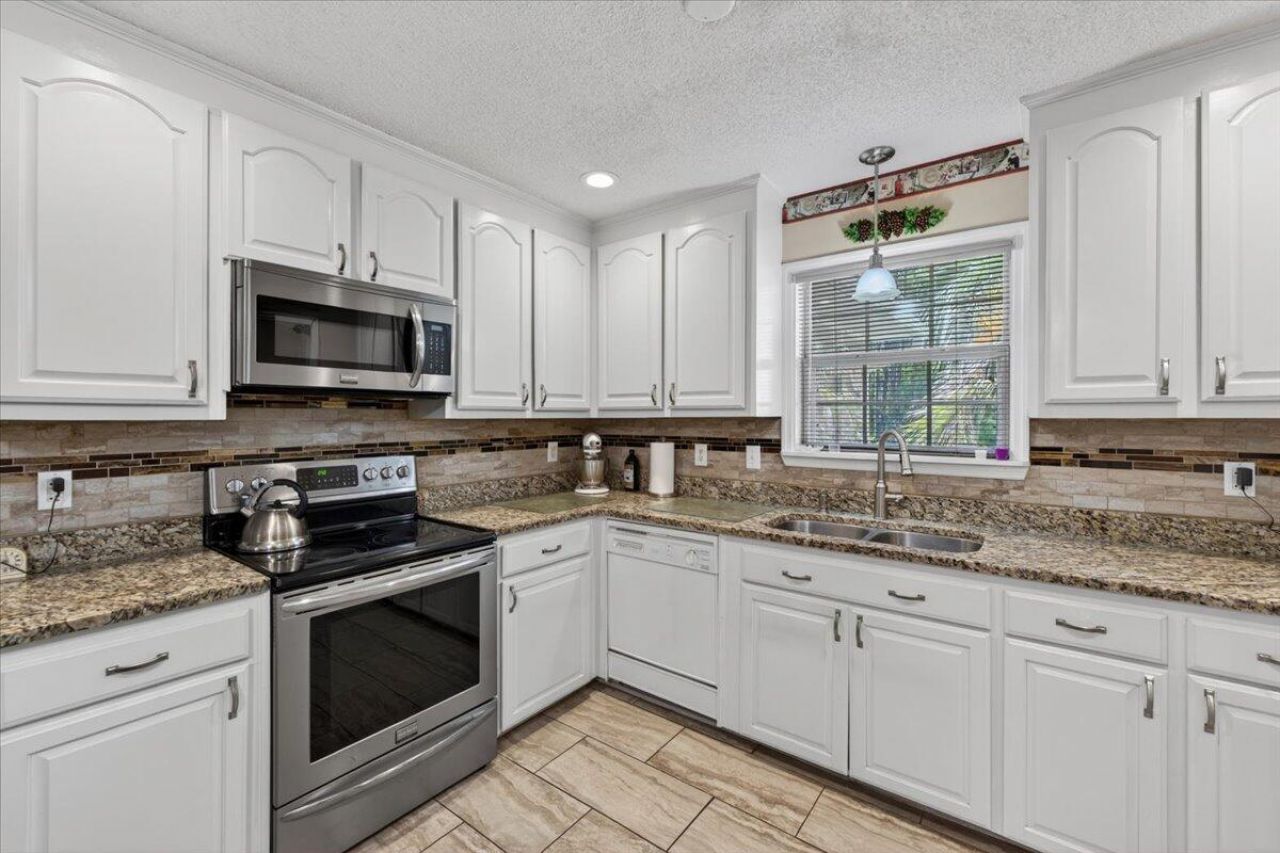 1760 Black Tom Road Photo 7