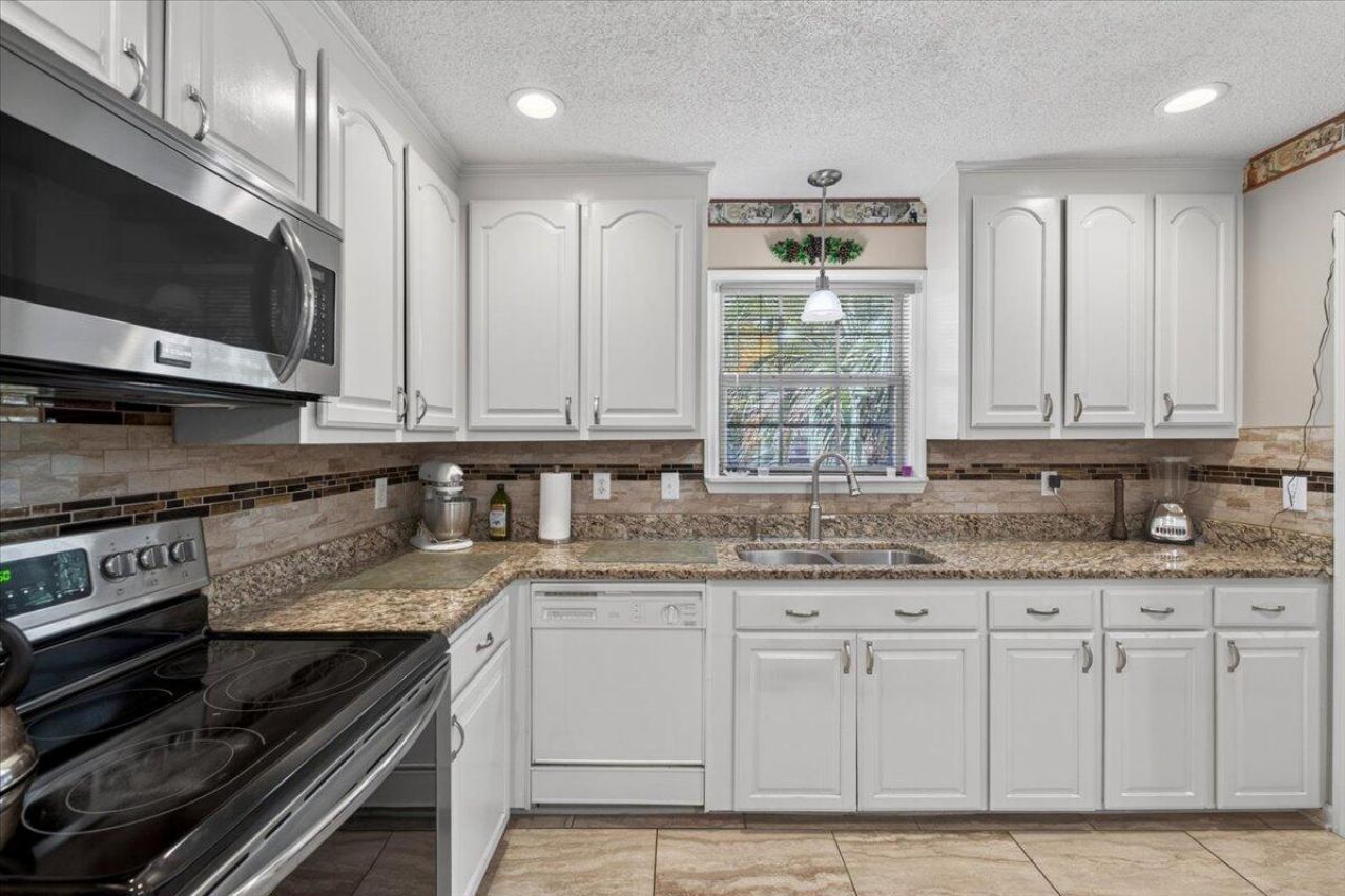 1760 Black Tom Road Photo 8