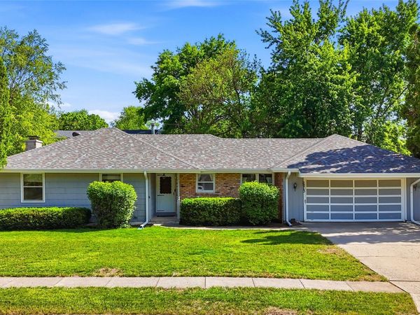 2613 Hillside Drive , Iowa City, IA 52245