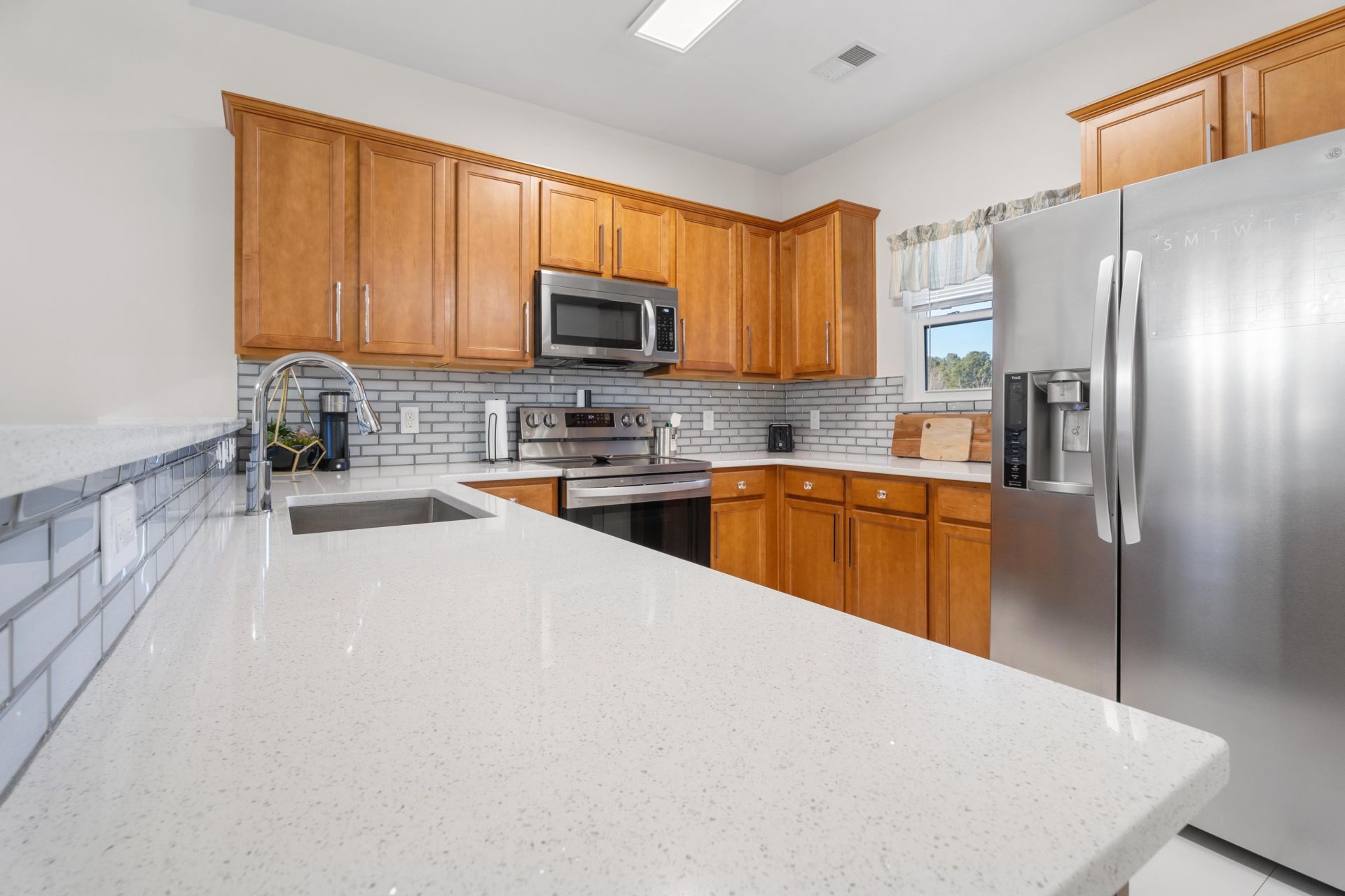 6253 Catalina Dr.  Photo 5