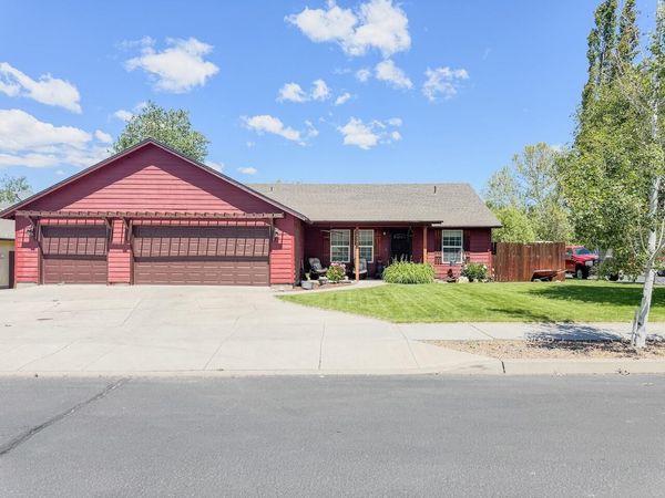 699 NE Fieldstone Lane, Prineville, OR 97754