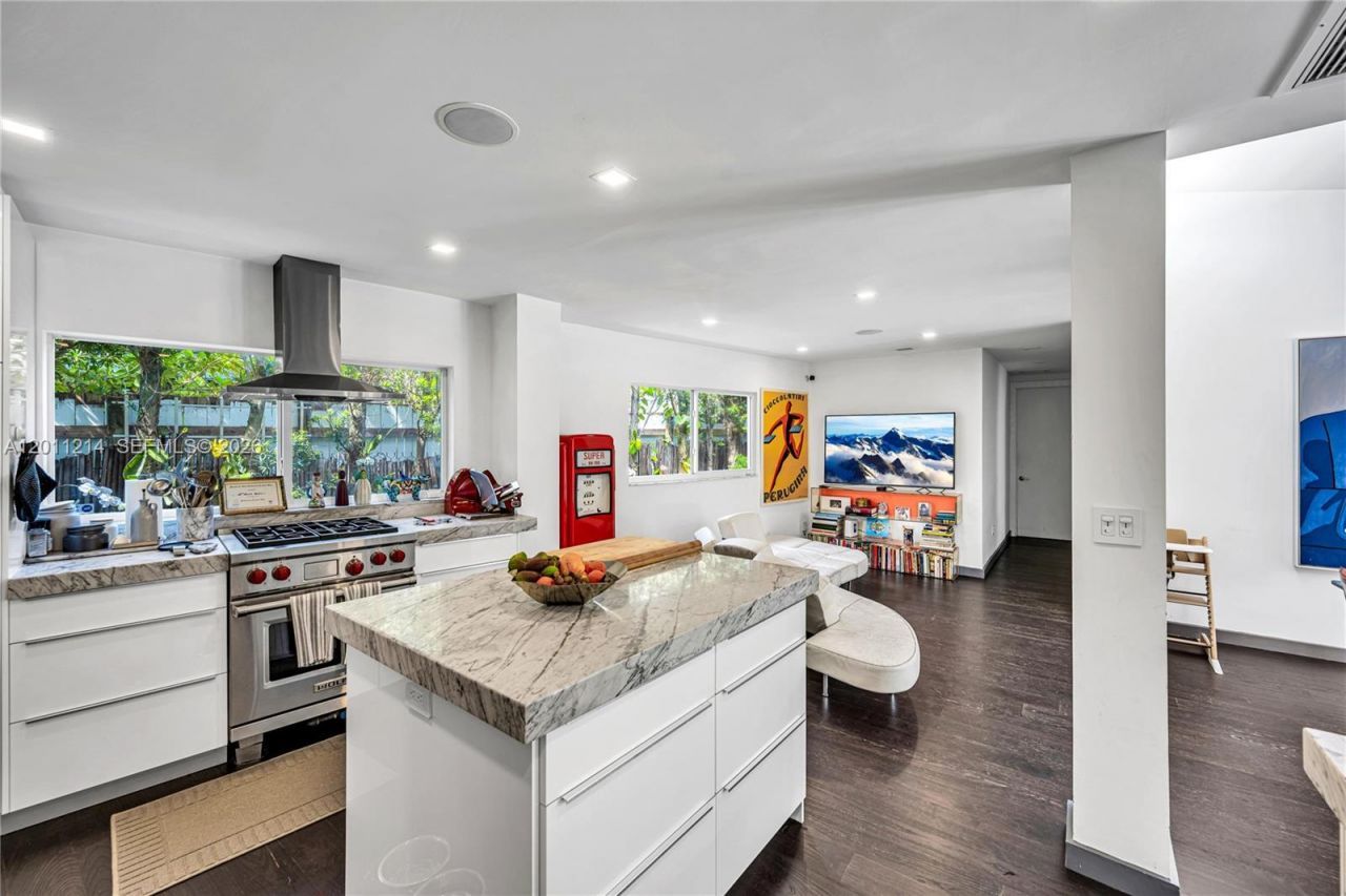 4975 Delaware Ave , Miami Beach, FL 33140 Photo