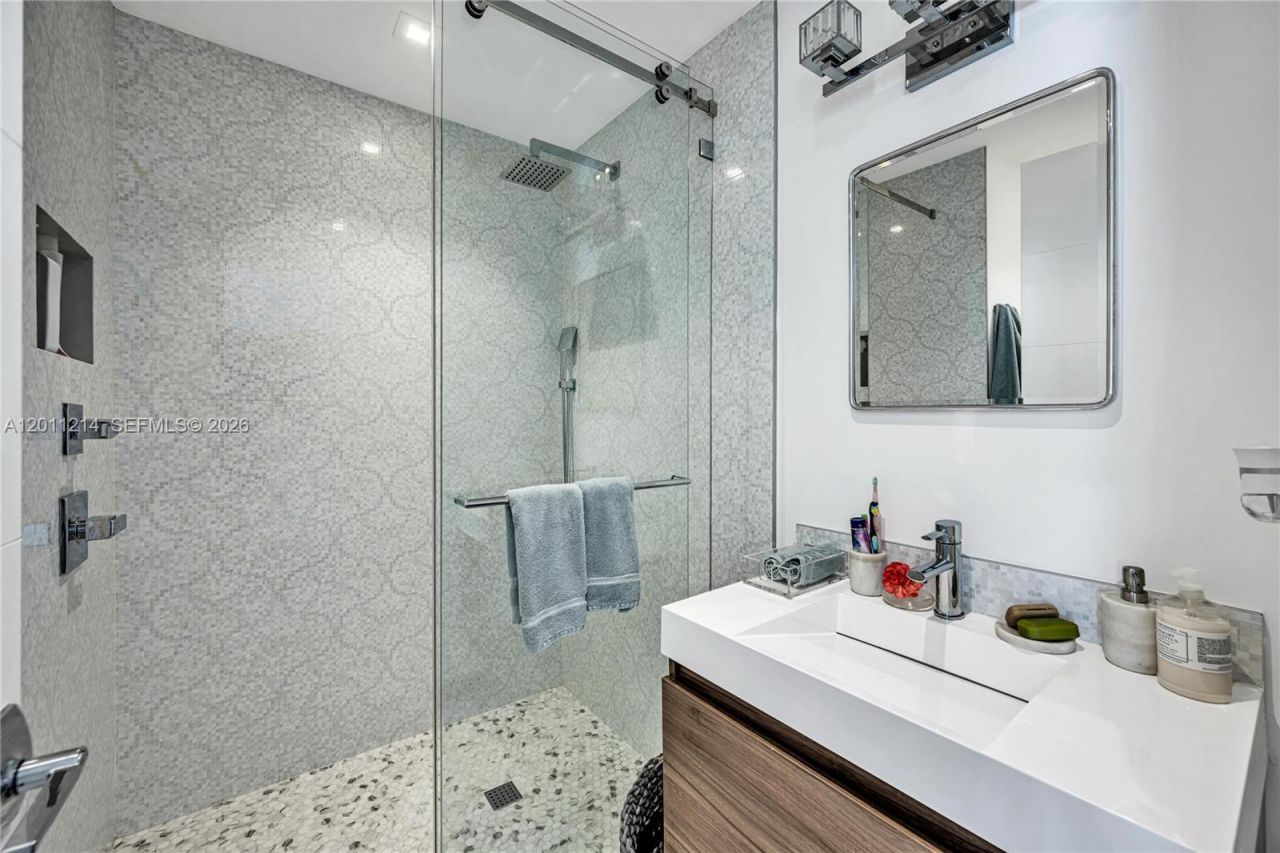 4975 Delaware Ave , Miami Beach, FL 33140 Photo