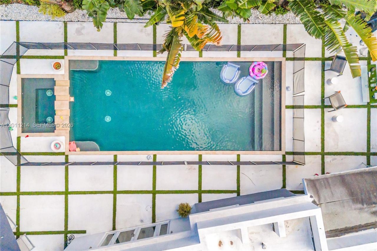 4975 Delaware Ave , Miami Beach, FL 33140 Photo