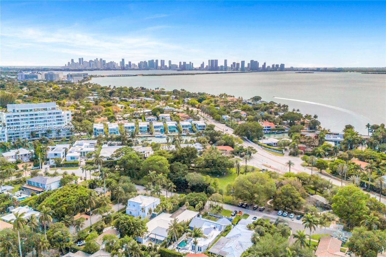 4975 Delaware Ave , Miami Beach, FL 33140 Photo