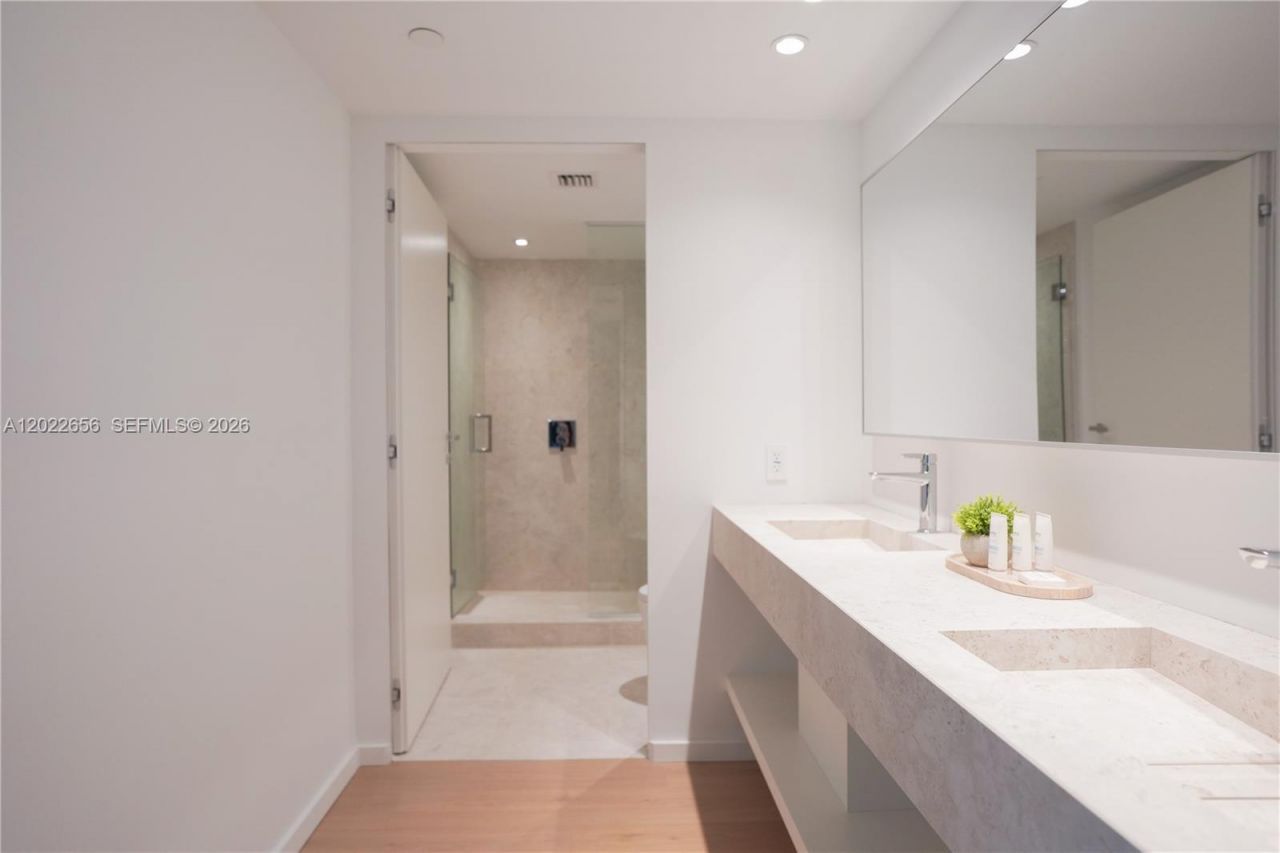 10250 Collins Avenue , Unit 412, Bal Harbour, FL 33154 Photo