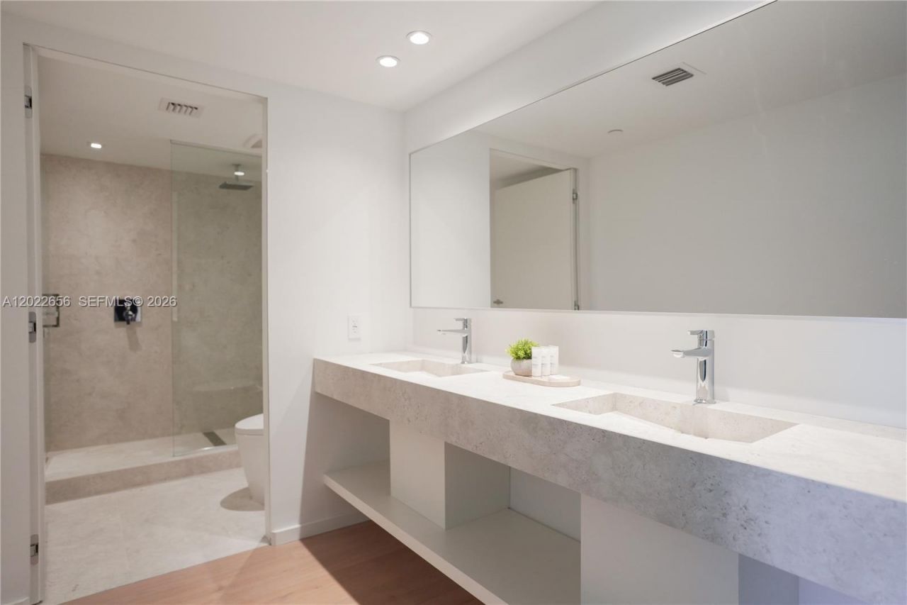 10250 Collins Avenue , Unit 412, Bal Harbour, FL 33154 Photo