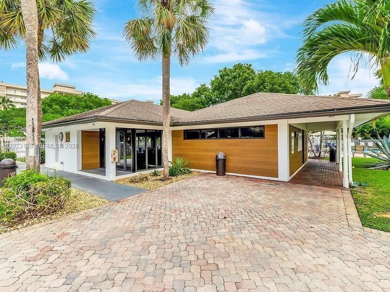 2671 S Course Dr , Unit 408, Pompano Beach, FL 33069 Photo