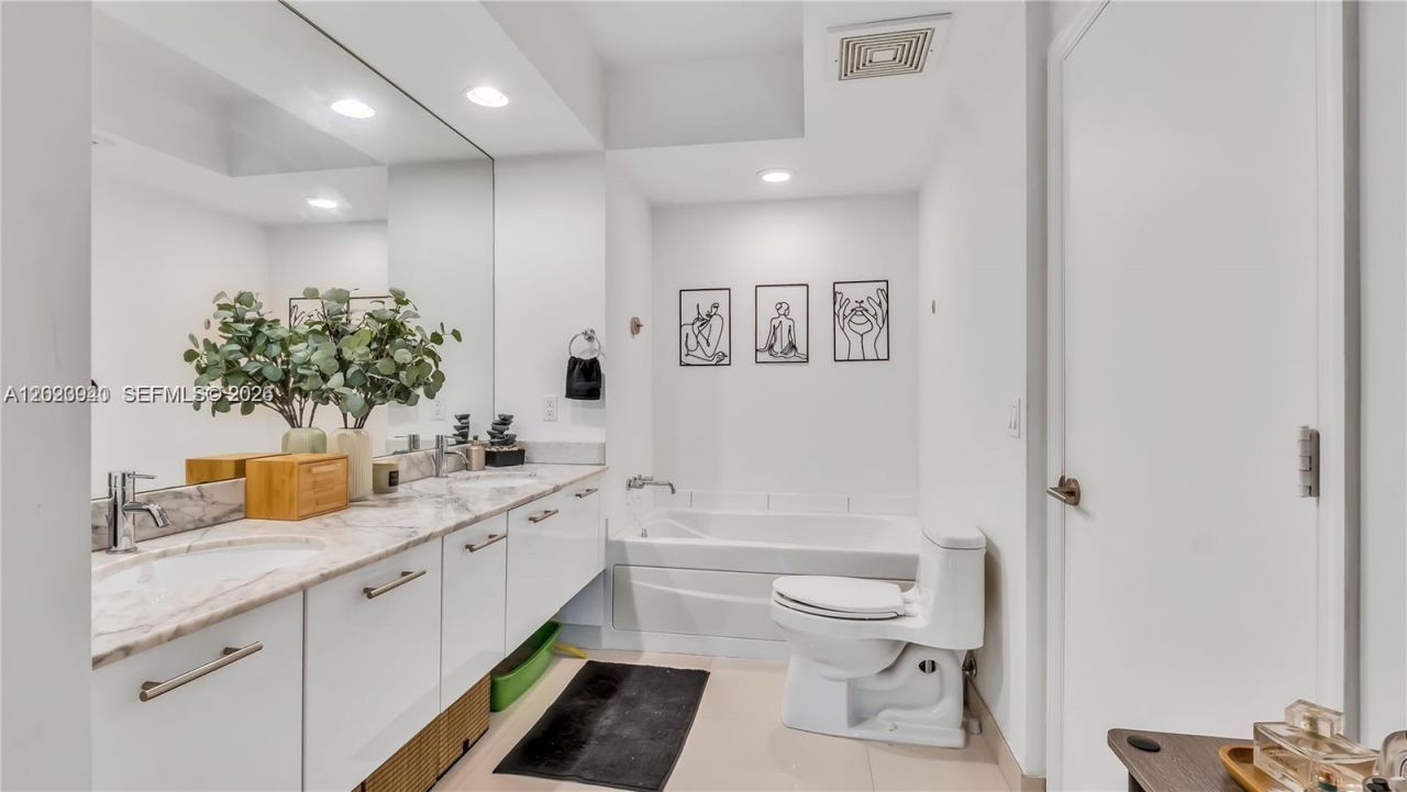 Please Call For Address, Unit 2500, Miami, FL 33131 Photo