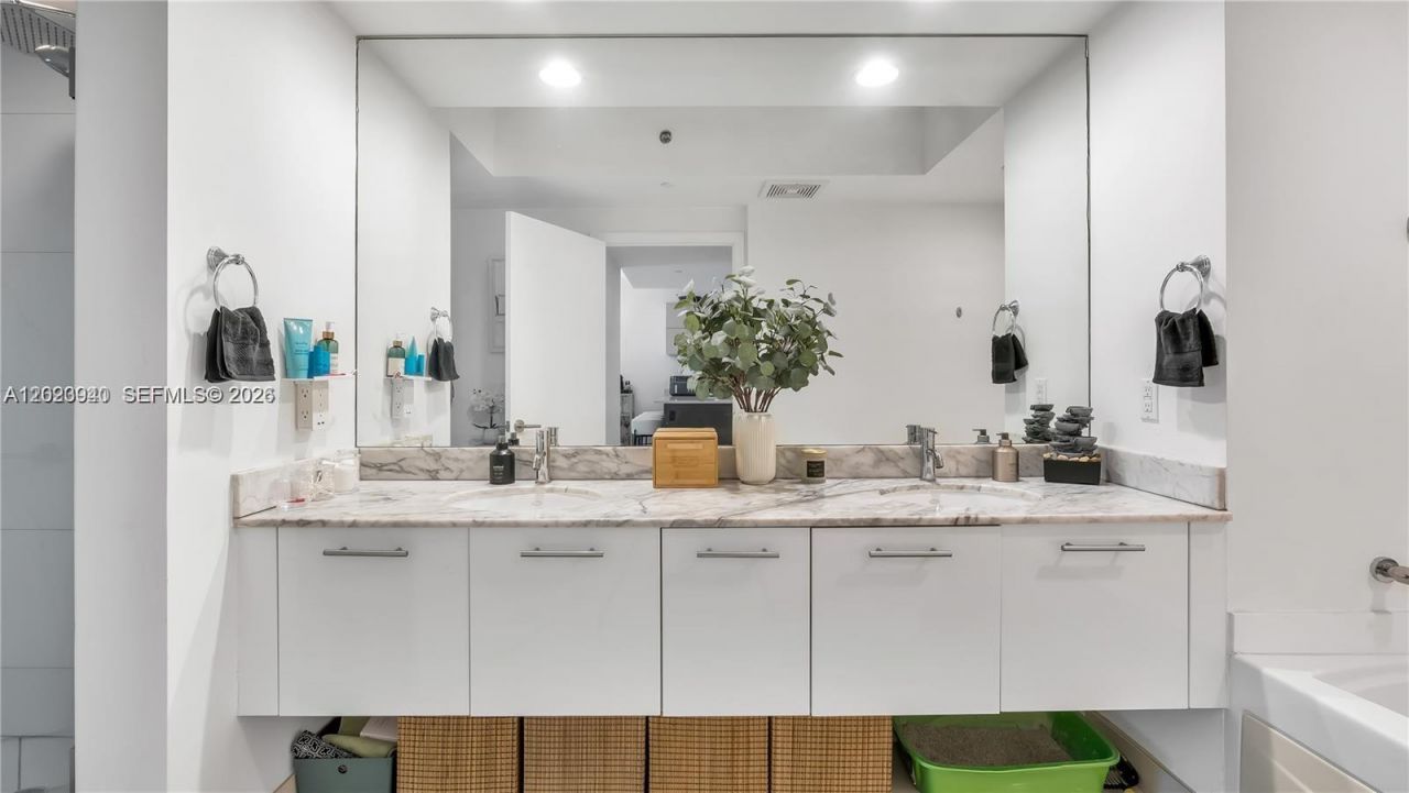 Please Call For Address, Unit 2500, Miami, FL 33131 Photo