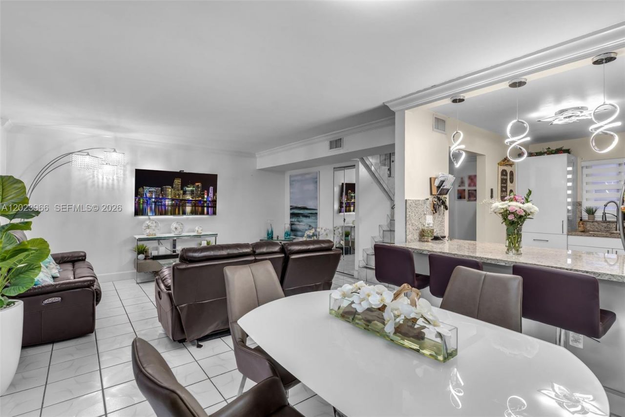 3770 W 8th Ln , Unit 27, Hialeah, FL 33012 Photo