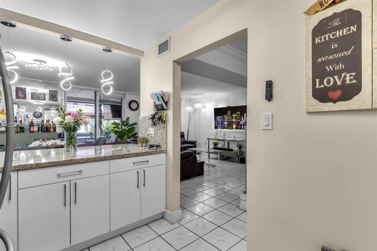 3770 W 8th Ln , Unit 27, Hialeah, FL 33012 Photo