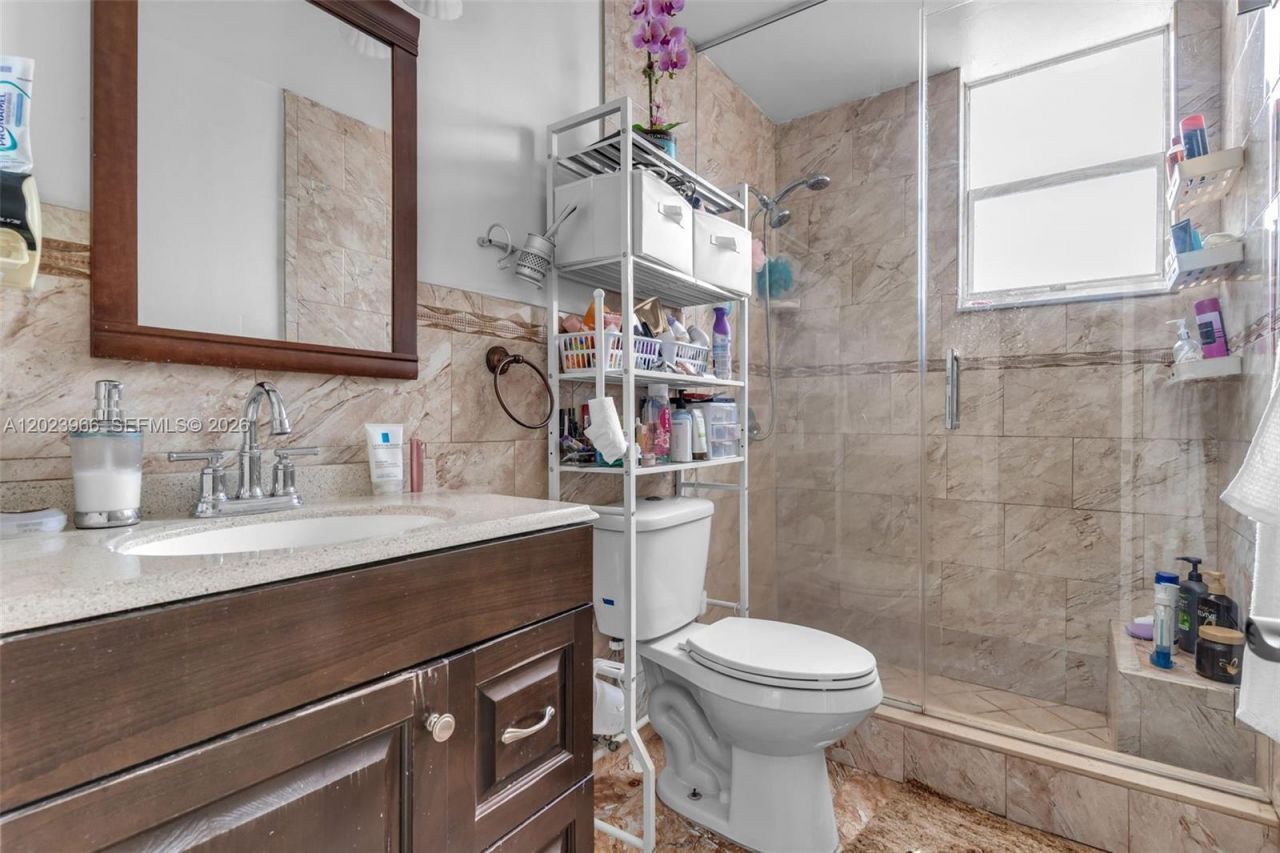 3770 W 8th Ln , Unit 27, Hialeah, FL 33012 Photo