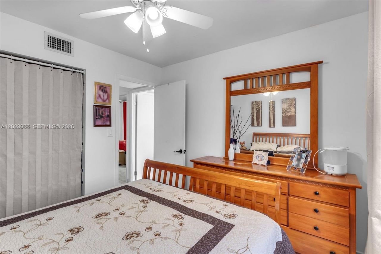 3770 W 8th Ln , Unit 27, Hialeah, FL 33012 Photo