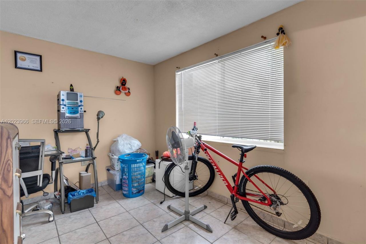 3770 W 8th Ln , Unit 27, Hialeah, FL 33012 Photo