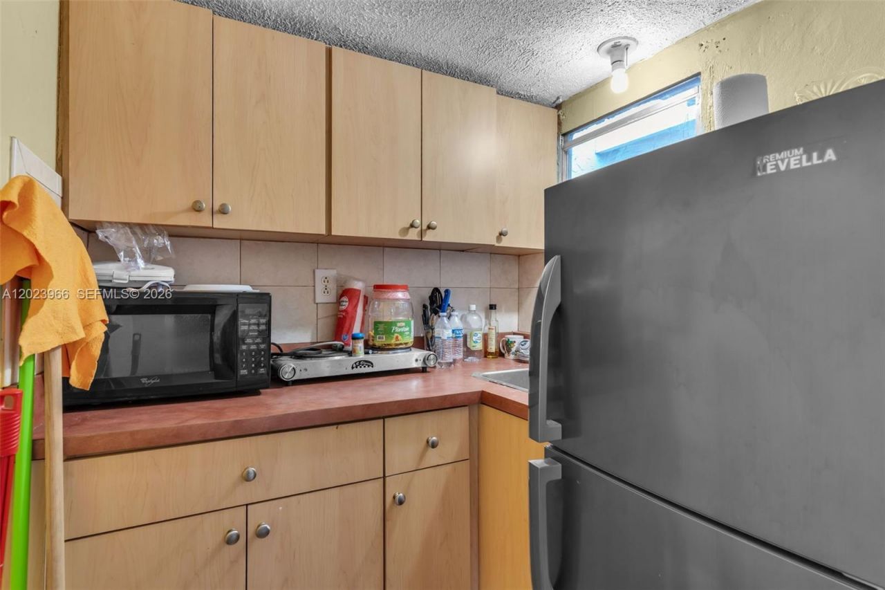3770 W 8th Ln , Unit 27, Hialeah, FL 33012 Photo