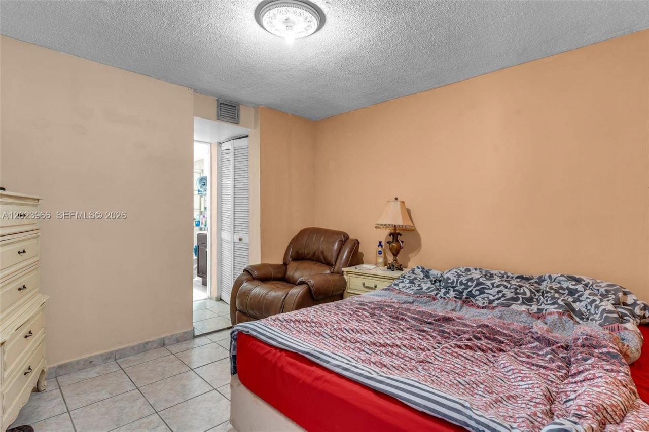 3770 W 8th Ln , Unit 27, Hialeah, FL 33012 Photo