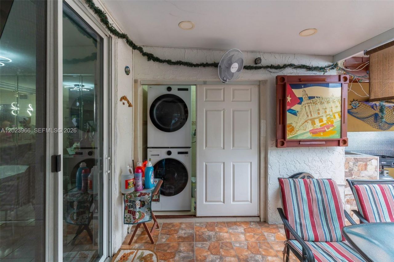 3770 W 8th Ln , Unit 27, Hialeah, FL 33012 Photo
