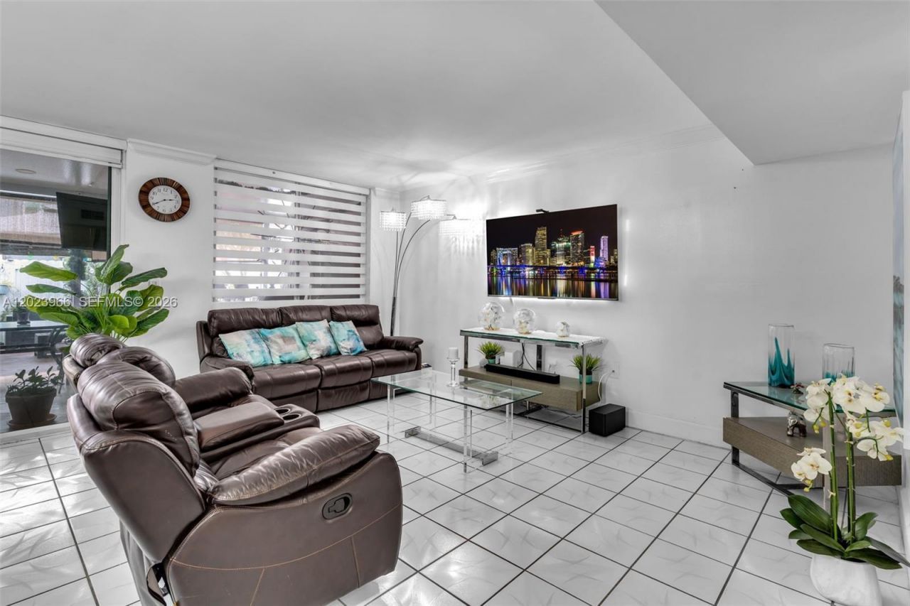 3770 W 8th Ln , Unit 27, Hialeah, FL 33012 Photo