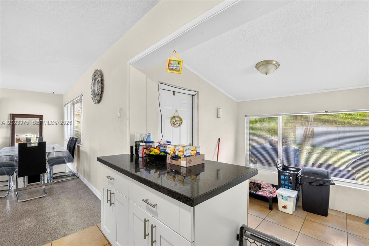 1524 NW 12th Ter, Fort Lauderdale, FL 33311 Photo