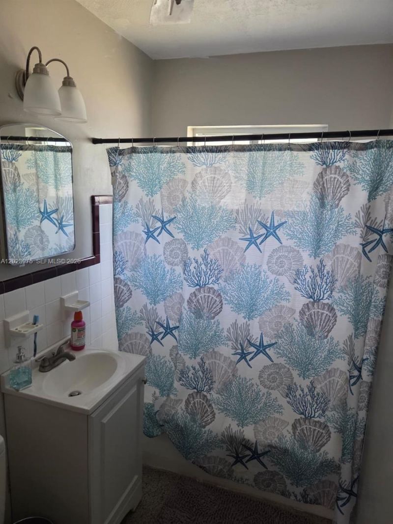 1524 NW 12th Ter, Fort Lauderdale, FL 33311 Photo