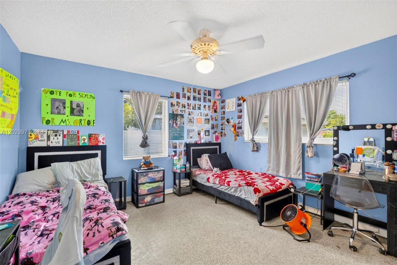 1524 NW 12th Ter, Fort Lauderdale, FL 33311 Photo