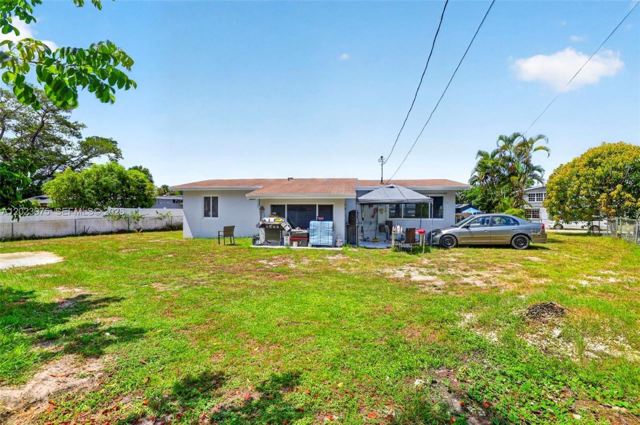 1524 NW 12th Ter, Fort Lauderdale, FL 33311 Photo