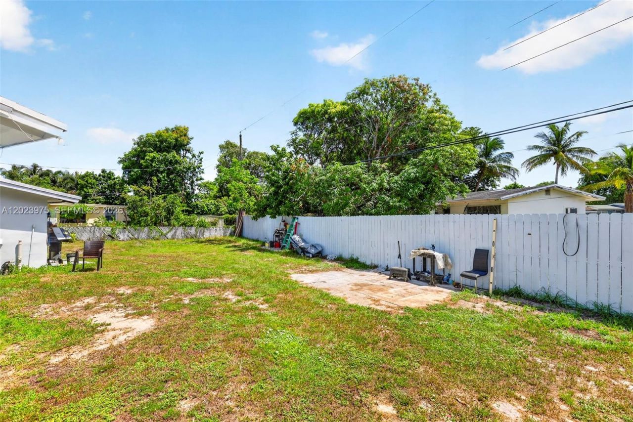 1524 NW 12th Ter, Fort Lauderdale, FL 33311 Photo