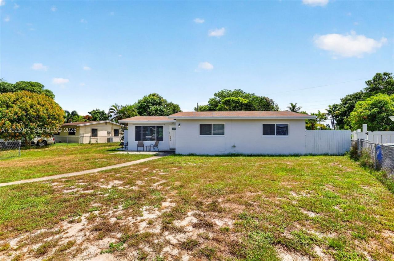 1524 NW 12th Ter, Fort Lauderdale, FL 33311 Photo