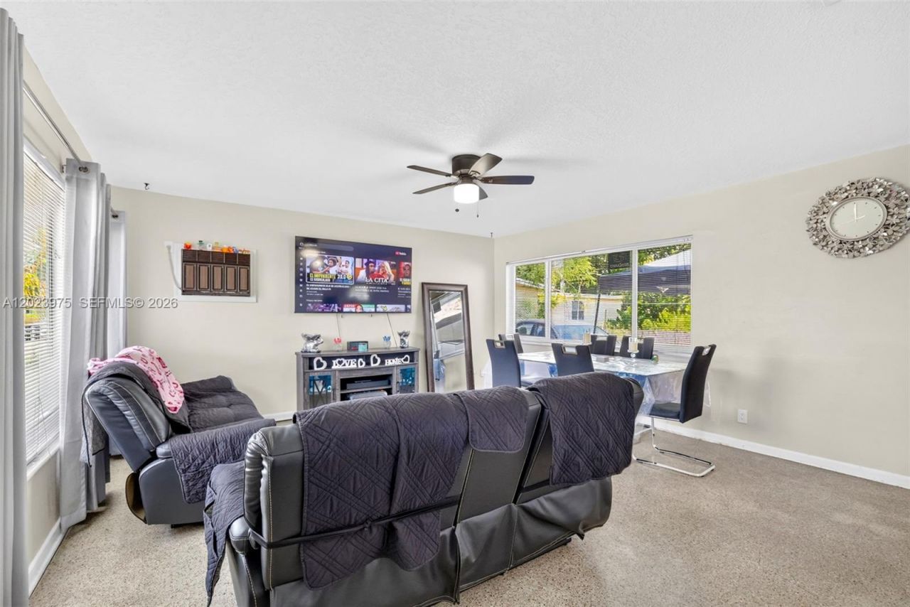 1524 NW 12th Ter, Fort Lauderdale, FL 33311 Photo
