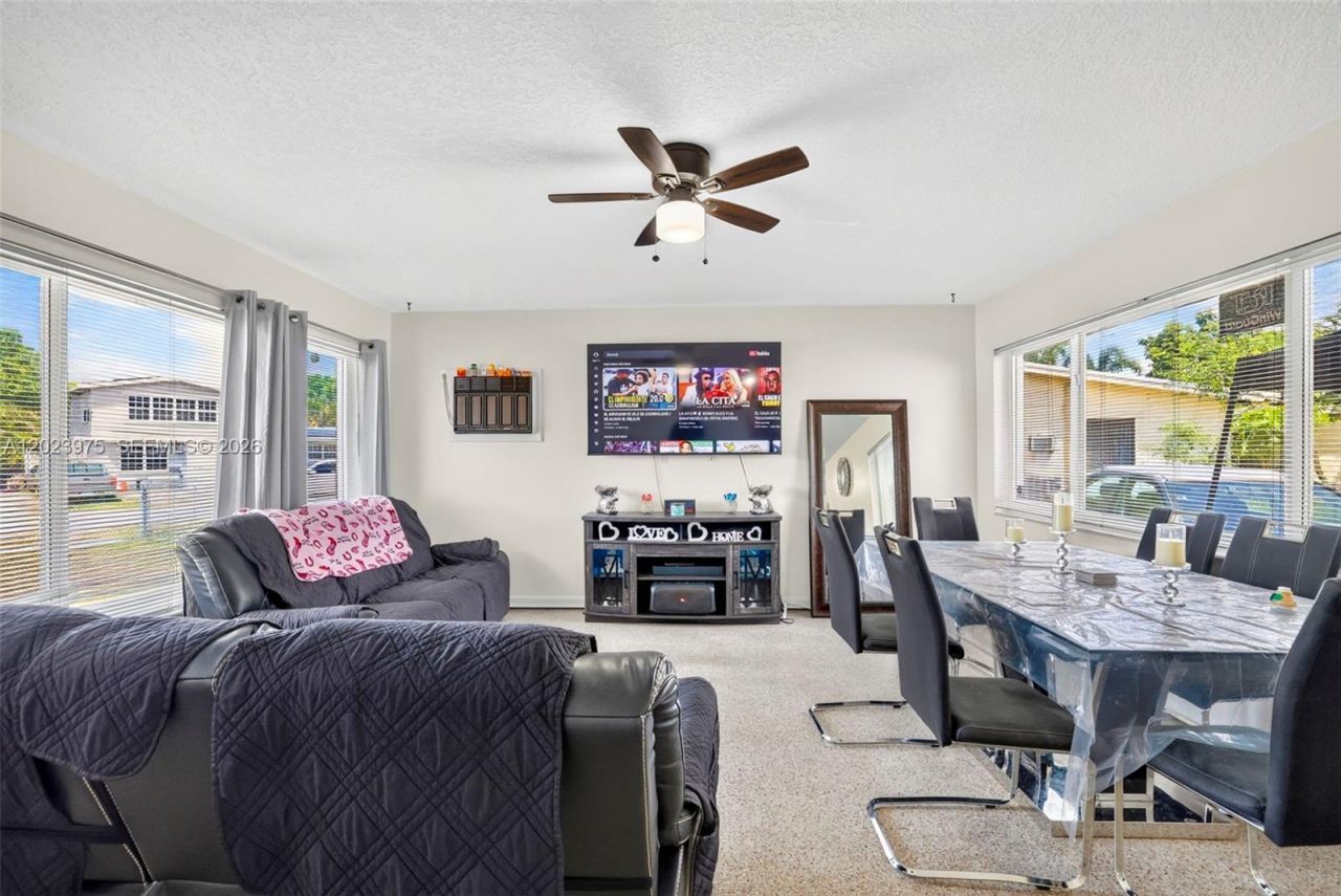 1524 NW 12th Ter, Fort Lauderdale, FL 33311 Photo