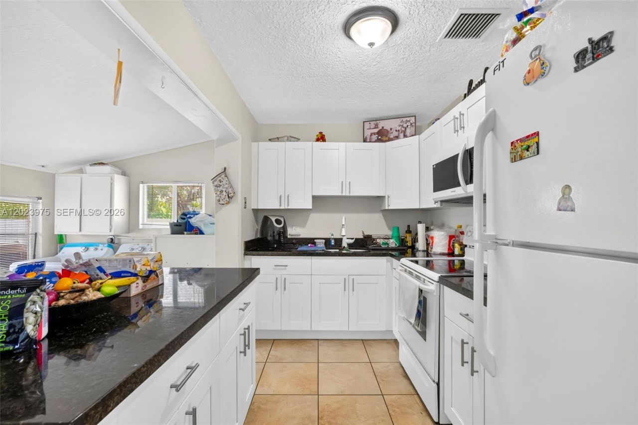 1524 NW 12th Ter, Fort Lauderdale, FL 33311 Photo