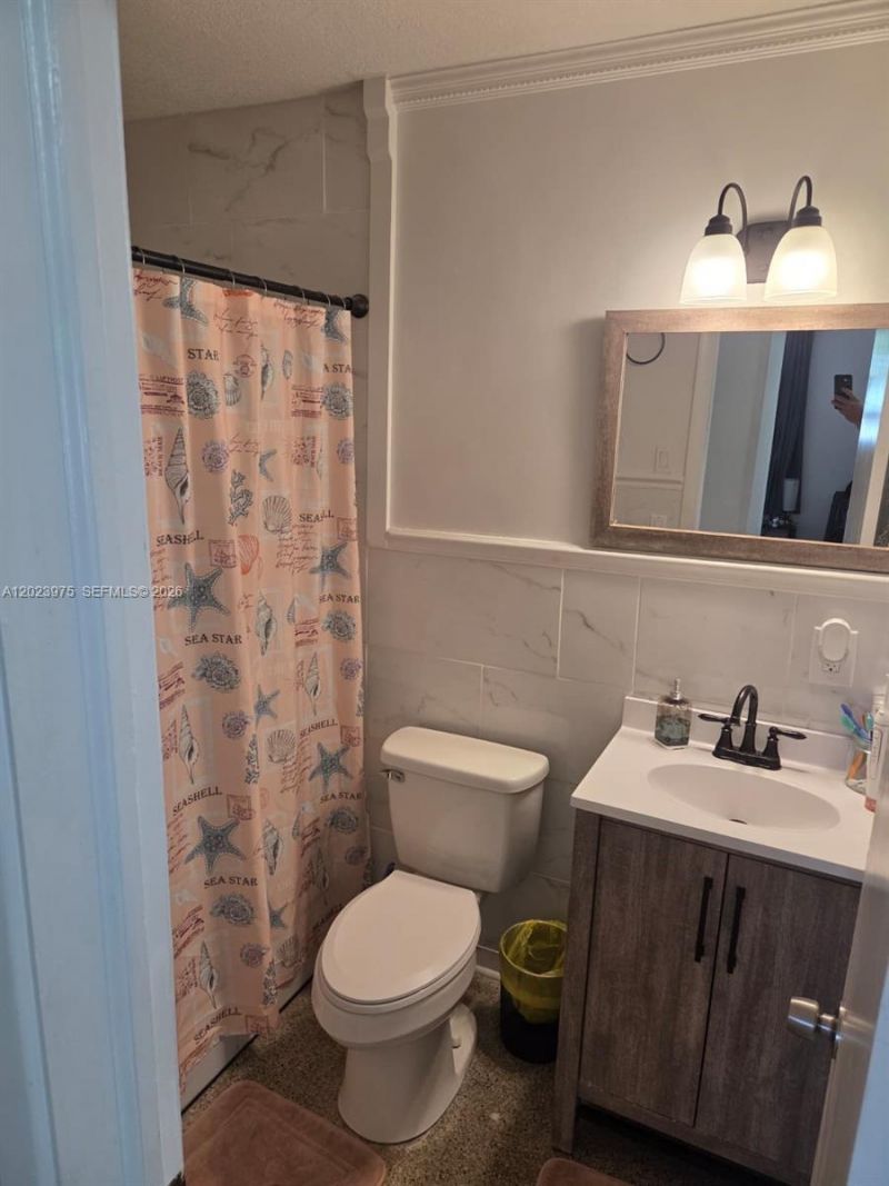 1524 NW 12th Ter, Fort Lauderdale, FL 33311 Photo