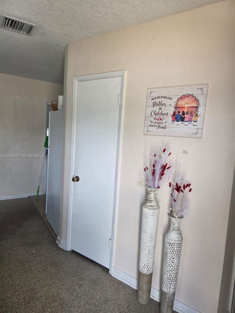 1524 NW 12th Ter, Fort Lauderdale, FL 33311 Photo