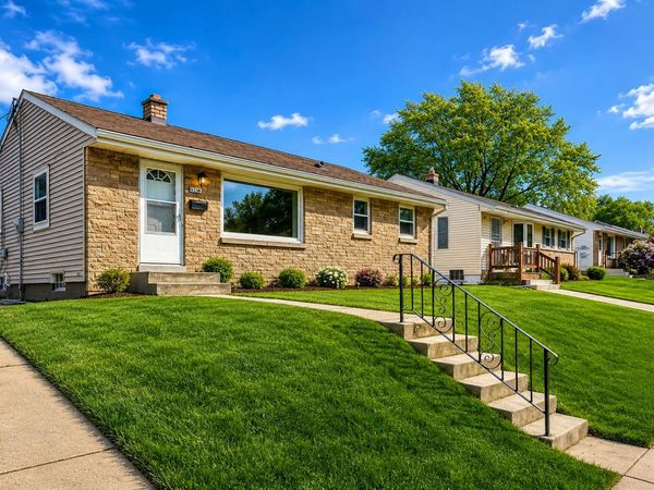 8111 W Lancaster Ave, Milwaukee, WI 53218