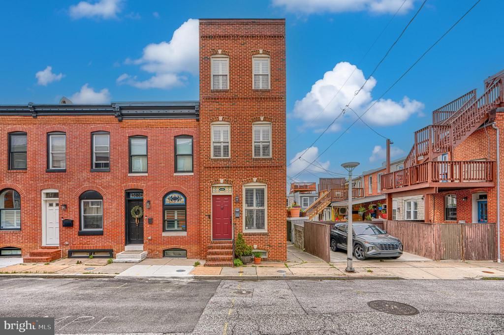 600 S Robinson Street, Baltimore, MD 21224 Main Photo