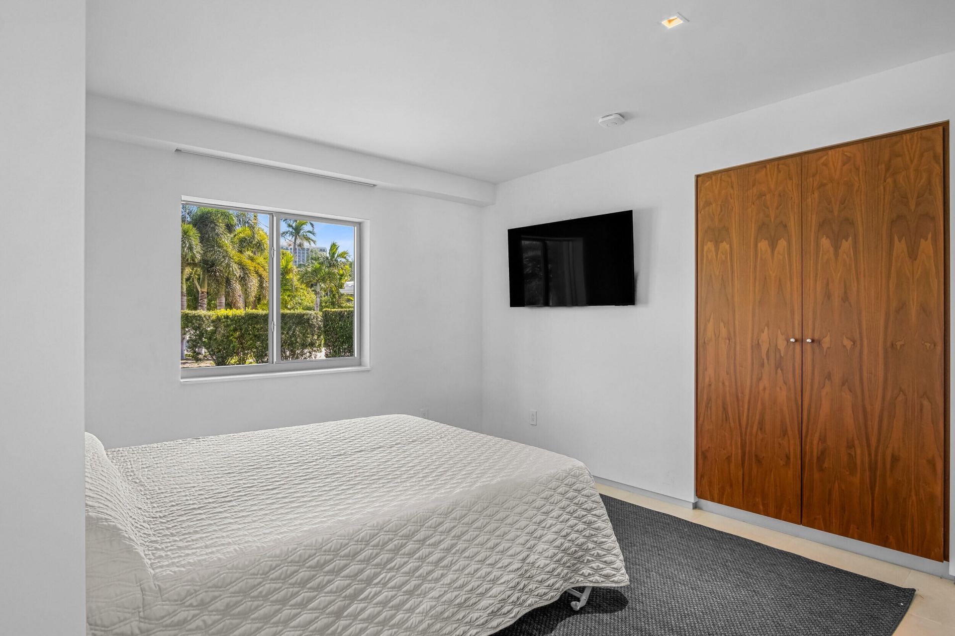 35 Castle Harbor Isle Drive, Fort Lauderdale, FL 33308 Photo