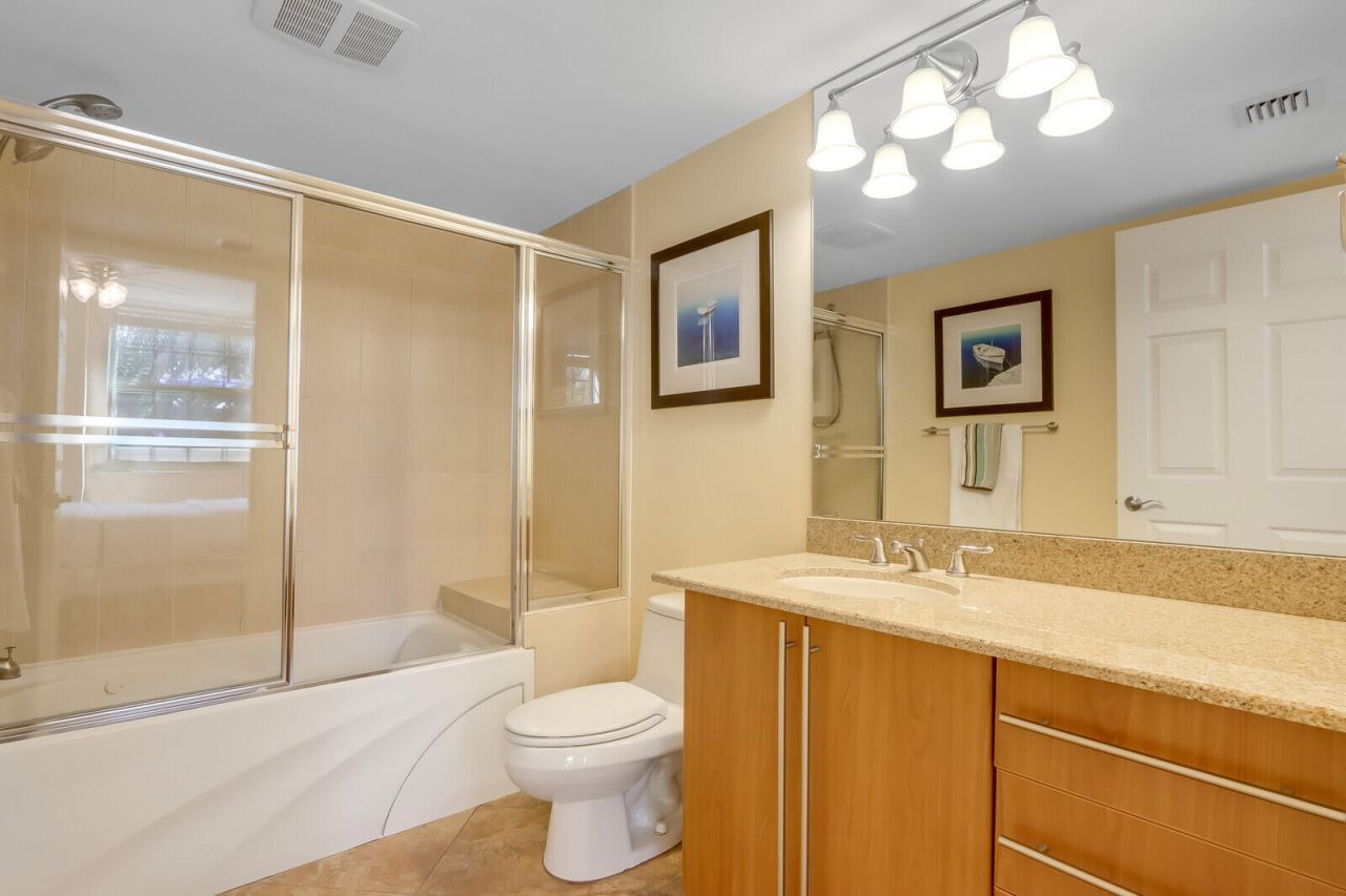 610 Clematis Street, Unit Apt 217, West Palm Beach, FL 33401 Photo