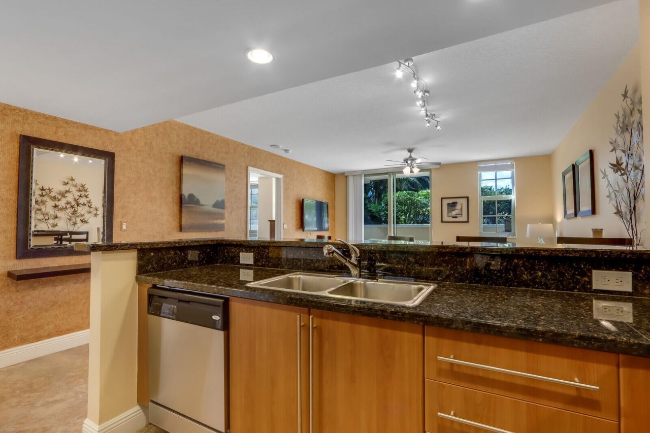 610 Clematis Street, Unit Apt 217, West Palm Beach, FL 33401 Photo