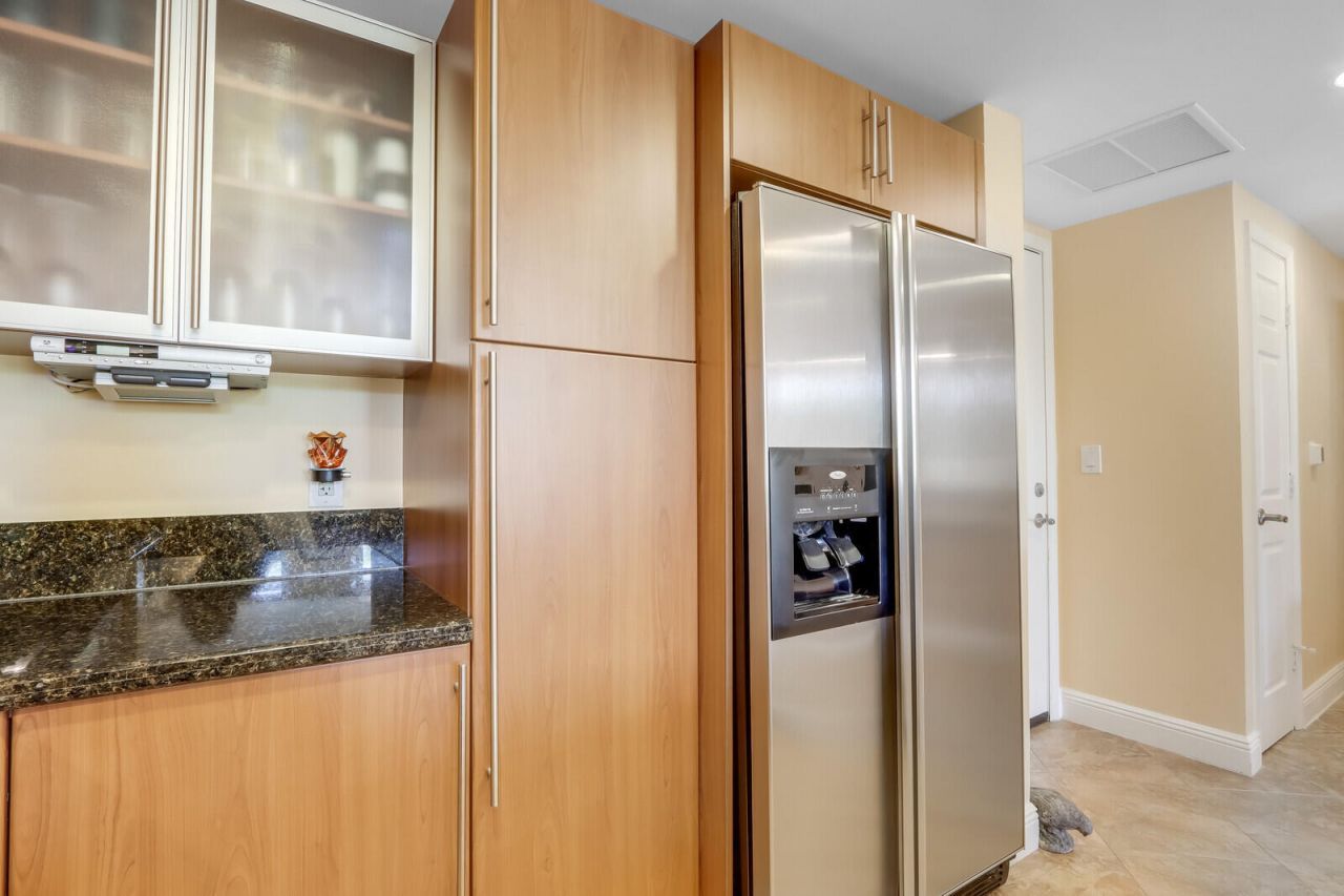 610 Clematis Street, Unit Apt 217, West Palm Beach, FL 33401 Photo