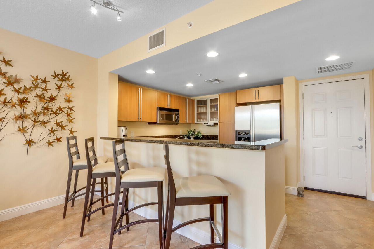 610 Clematis Street, Unit Apt 217, West Palm Beach, FL 33401 Photo