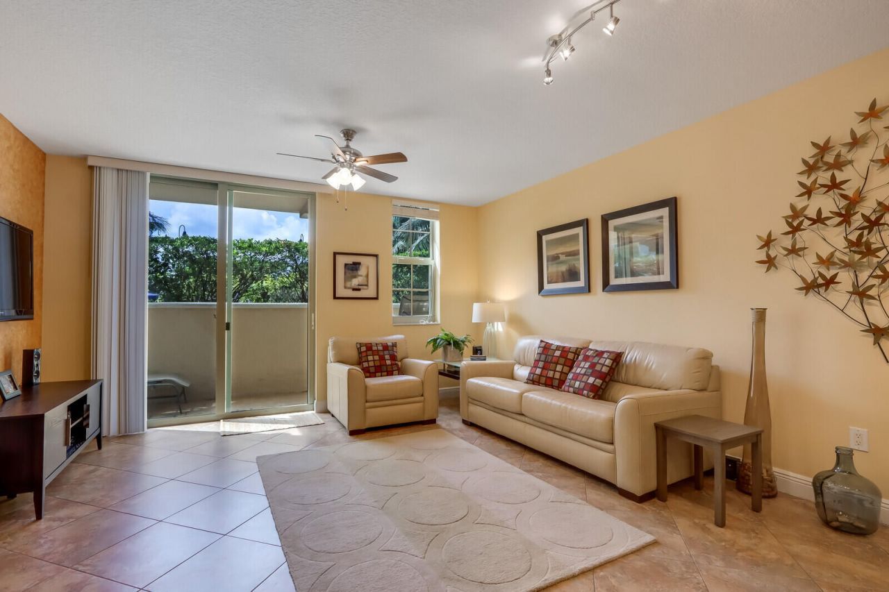 610 Clematis Street, Unit Apt 217, West Palm Beach, FL 33401 Photo