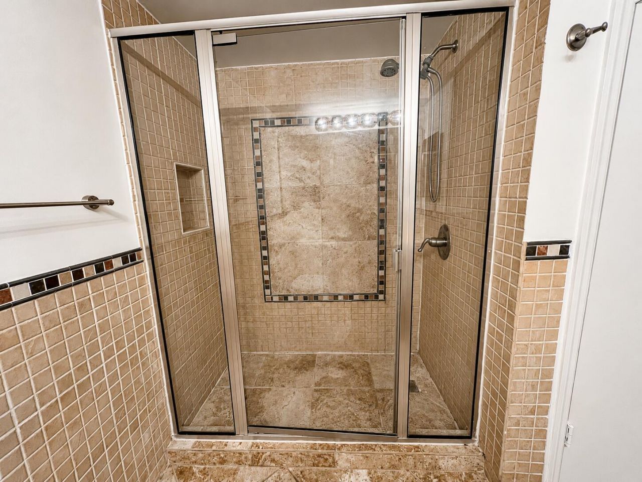600 NE 36th Street, Unit 309, Miami, FL 33137 Photo
