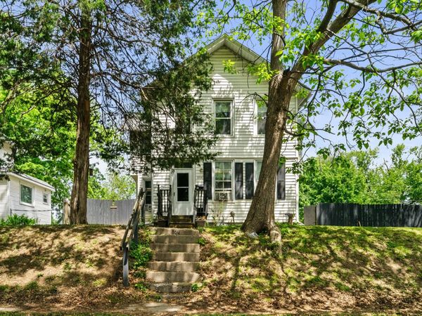 804 W 14th Street , Davenport, IA 52804