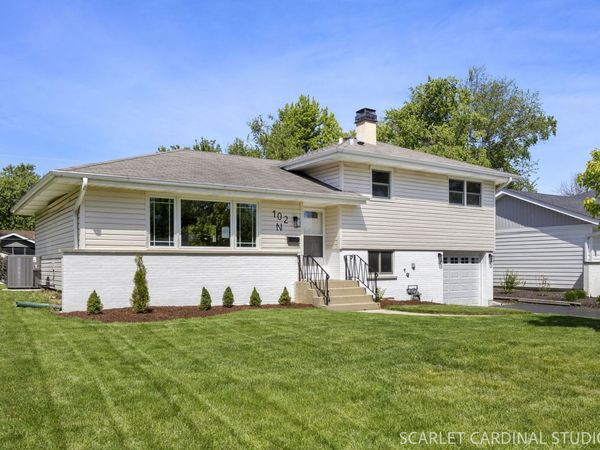102 N Erie Street , Wheaton, IL 60187
