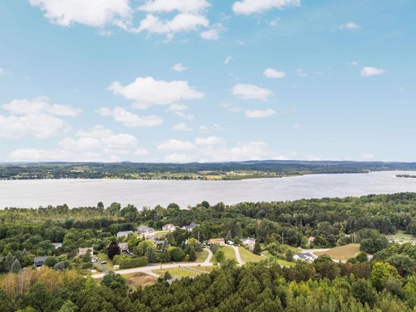 1 Bingham Valley Drive E, Traverse City, MI 49684