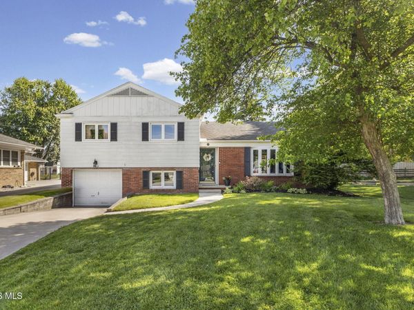 309 Hawthorne Lane , Rossford, OH 43460