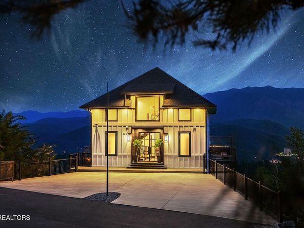 922 Piney Butt Way, Gatlinburg, TN 37738