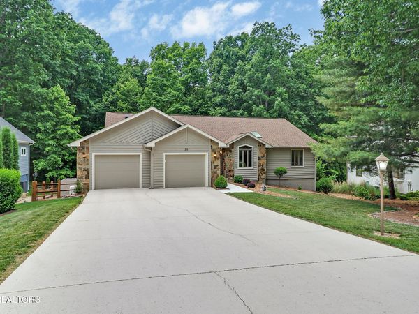 35 Pineridge Court, Crossville, TN 38558